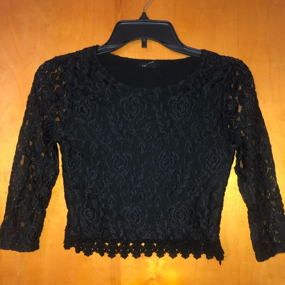 Forever 21 Tops - Forever21 Lace Crop Top✨